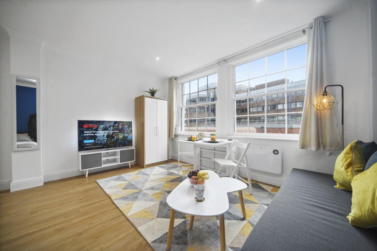 Studio Apartment By Homely Stays London Exterior photo