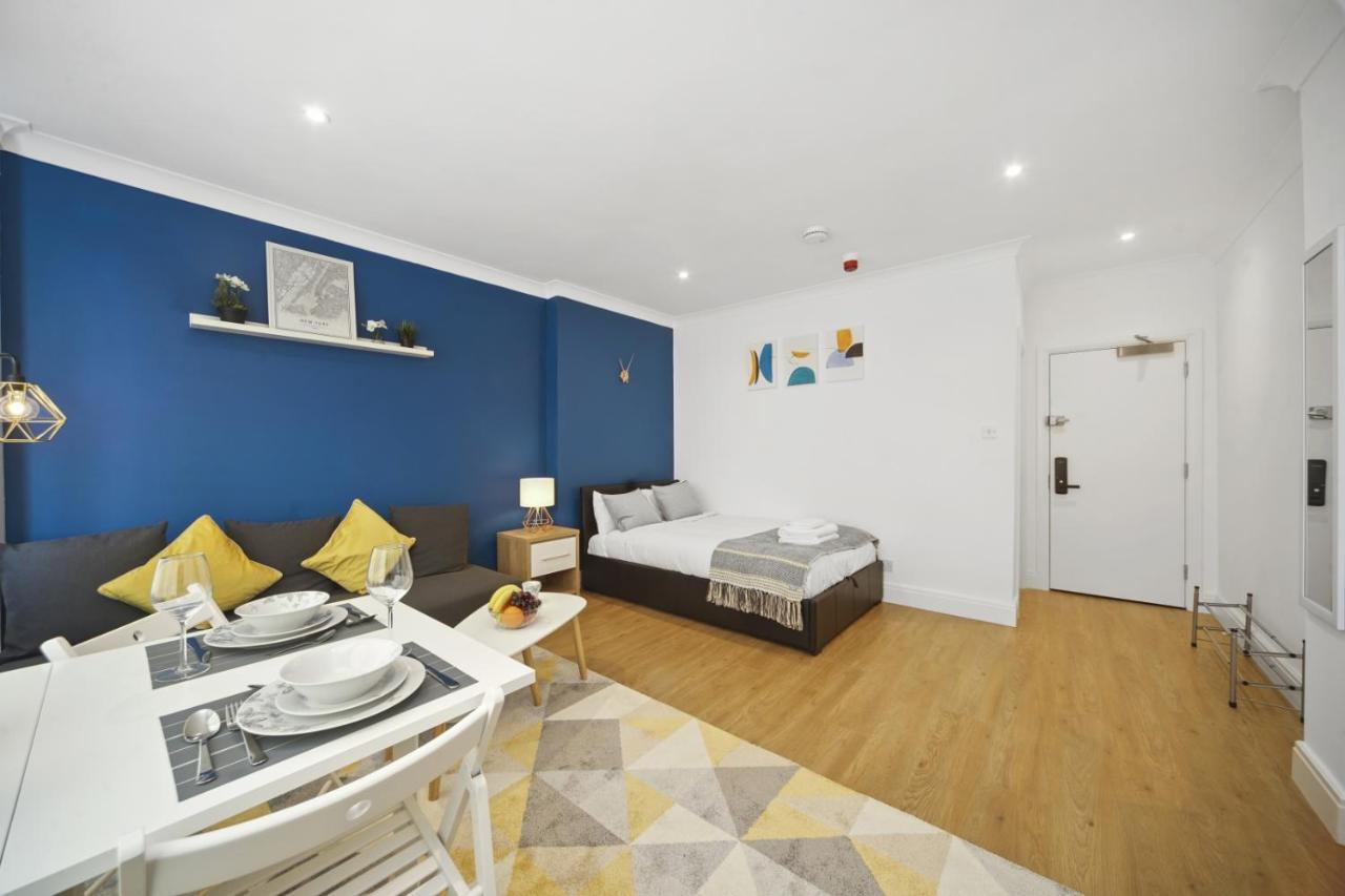 Studio Apartment By Homely Stays London Exterior photo